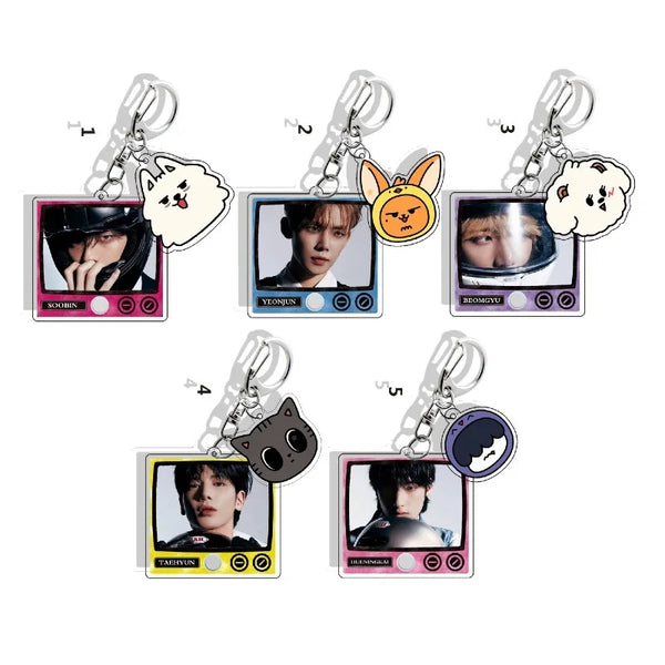 TXT Group Choi Soo-Bin Choi Yeon-Jun Choi  Kyu TAEHYUN and Hugh Young-kai Acrylic Keychain 1114