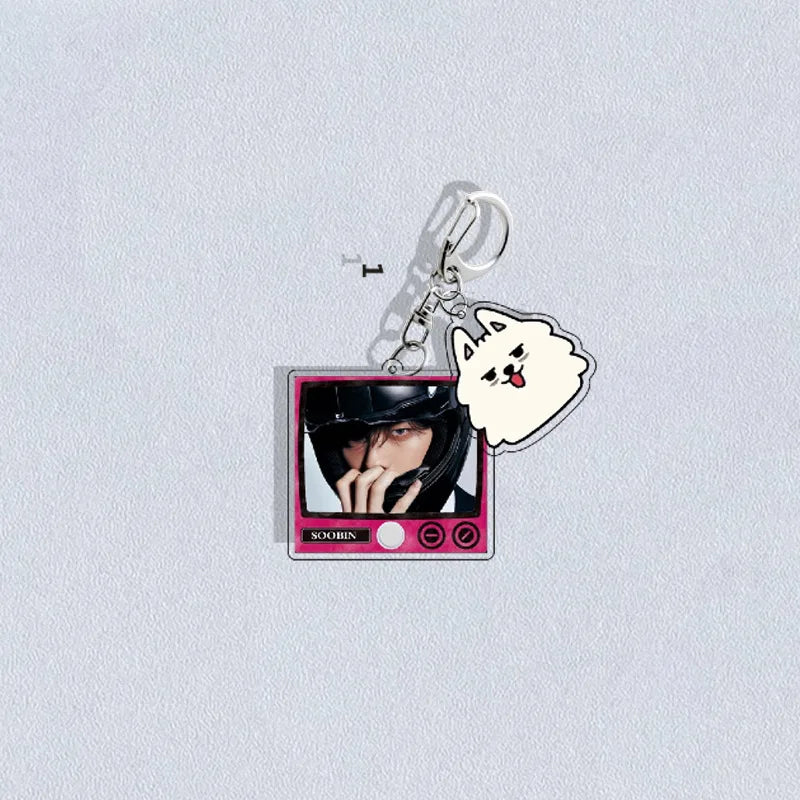 TXT Group Choi Soo-Bin Choi Yeon-Jun Choi  Kyu TAEHYUN and Hugh Young-kai Acrylic Keychain 1114