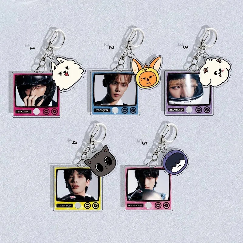 TXT Group Choi Soo-Bin Choi Yeon-Jun Choi  Kyu TAEHYUN and Hugh Young-kai Acrylic Keychain 1114